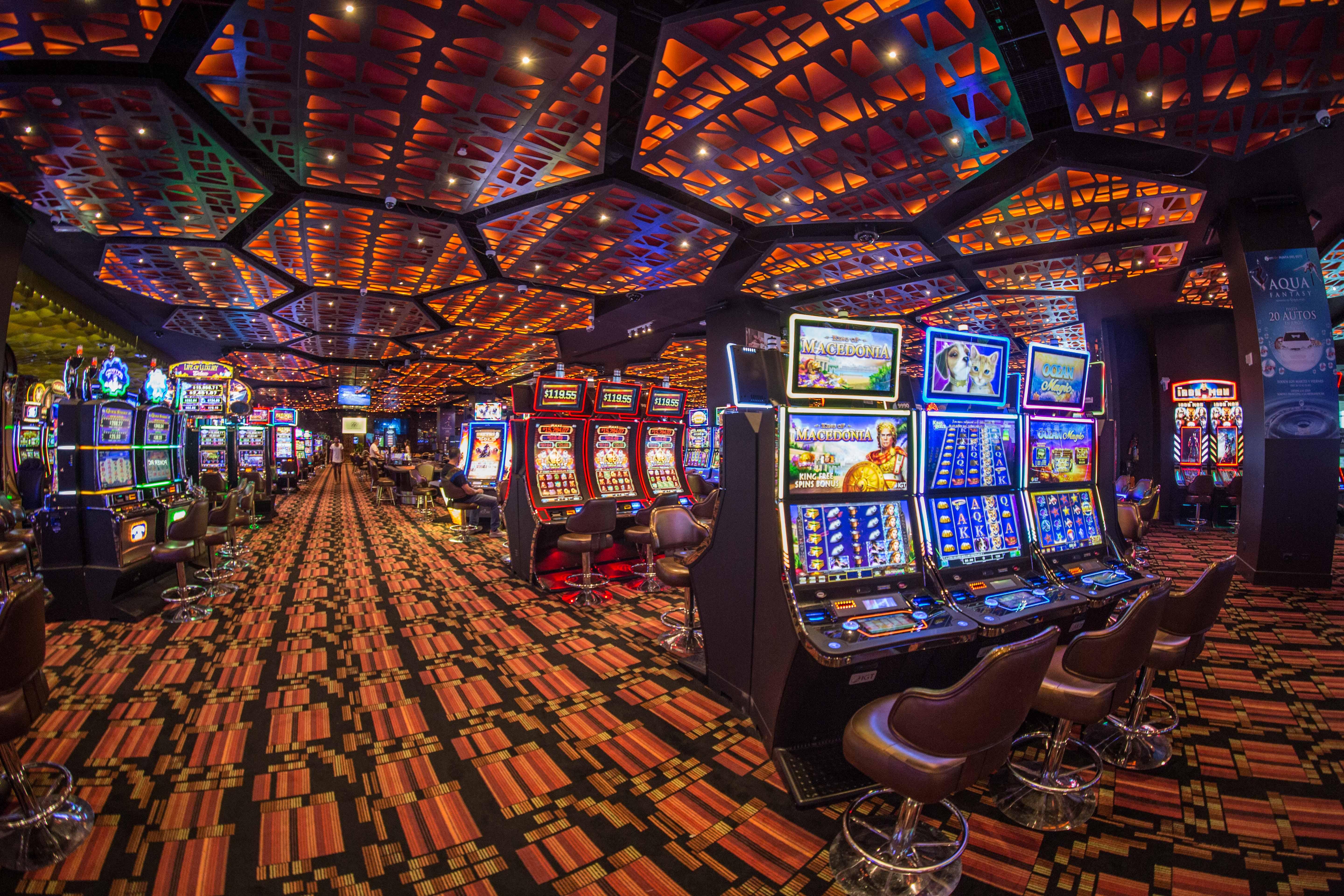 Enjoy Punta Del Este Eksteriør billede The casino floor at Wynn Las Vegas