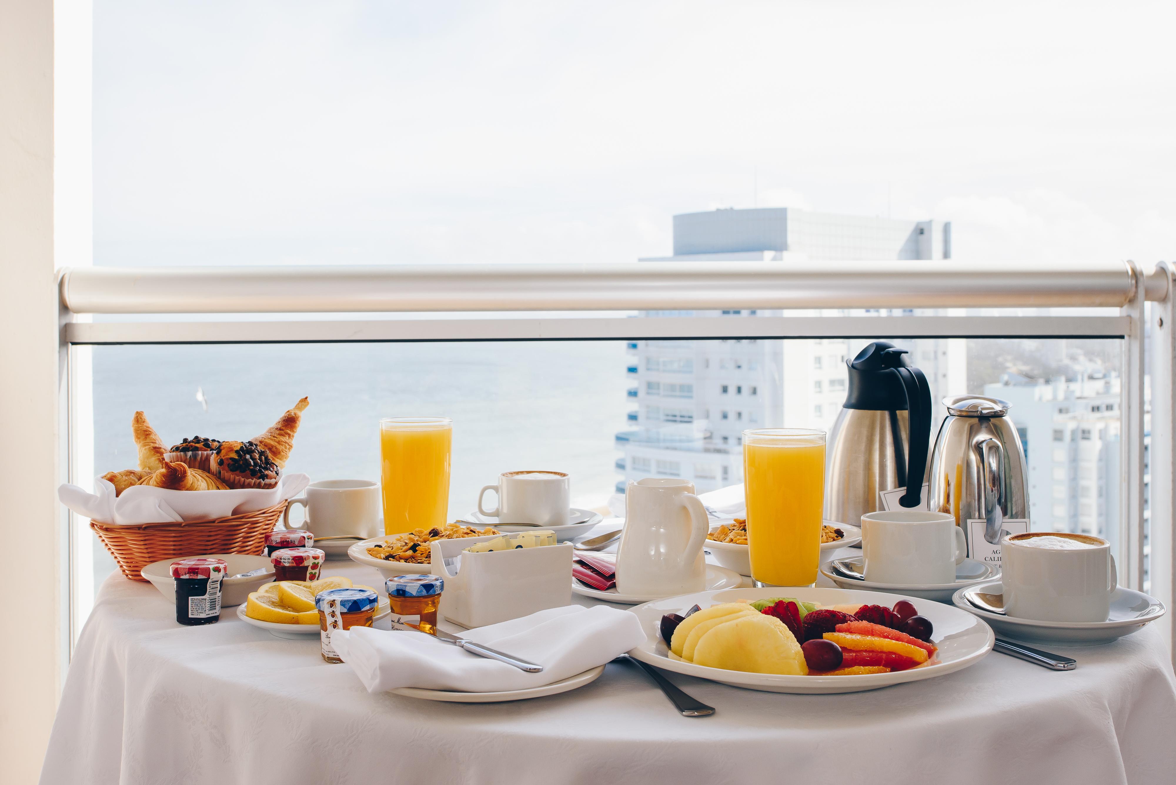 Enjoy Punta Del Este Eksteriør billede A typical breakfast